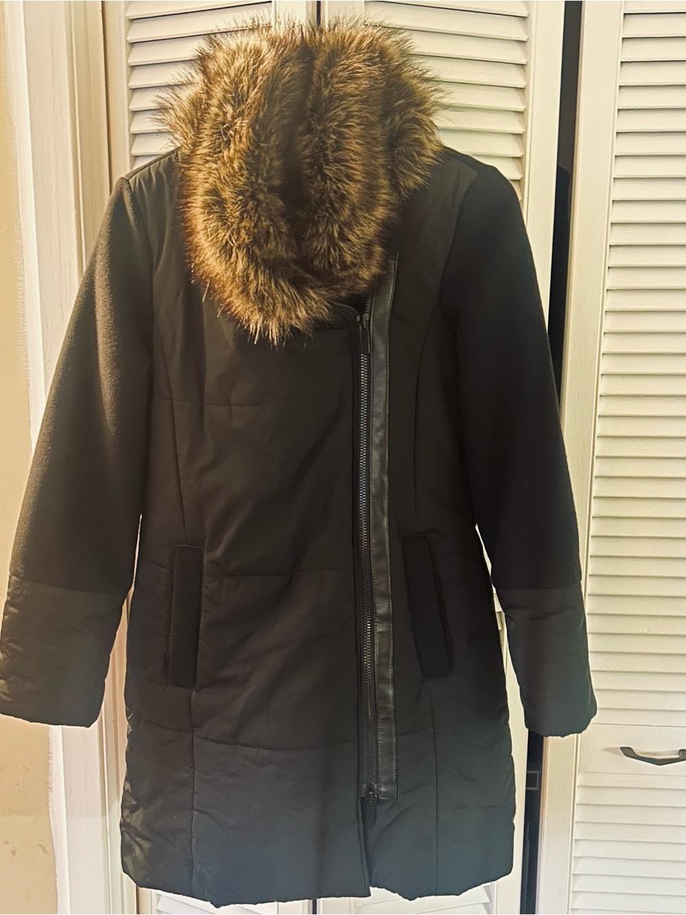 RW&CO. Black Puffer Coat with Brown Faux Fur Collar
